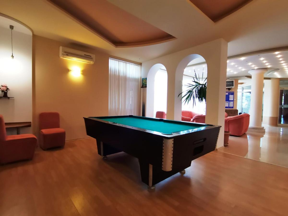 Paris Hotel Balčik Exteriér fotografie