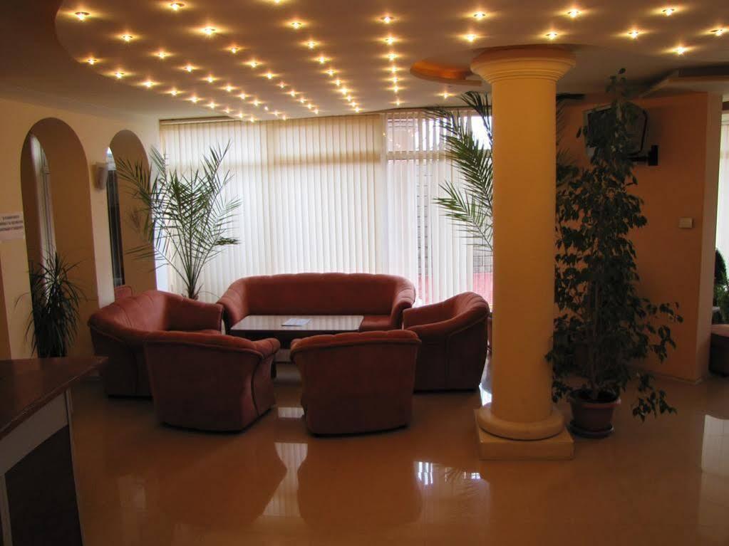 Paris Hotel Balčik Exteriér fotografie