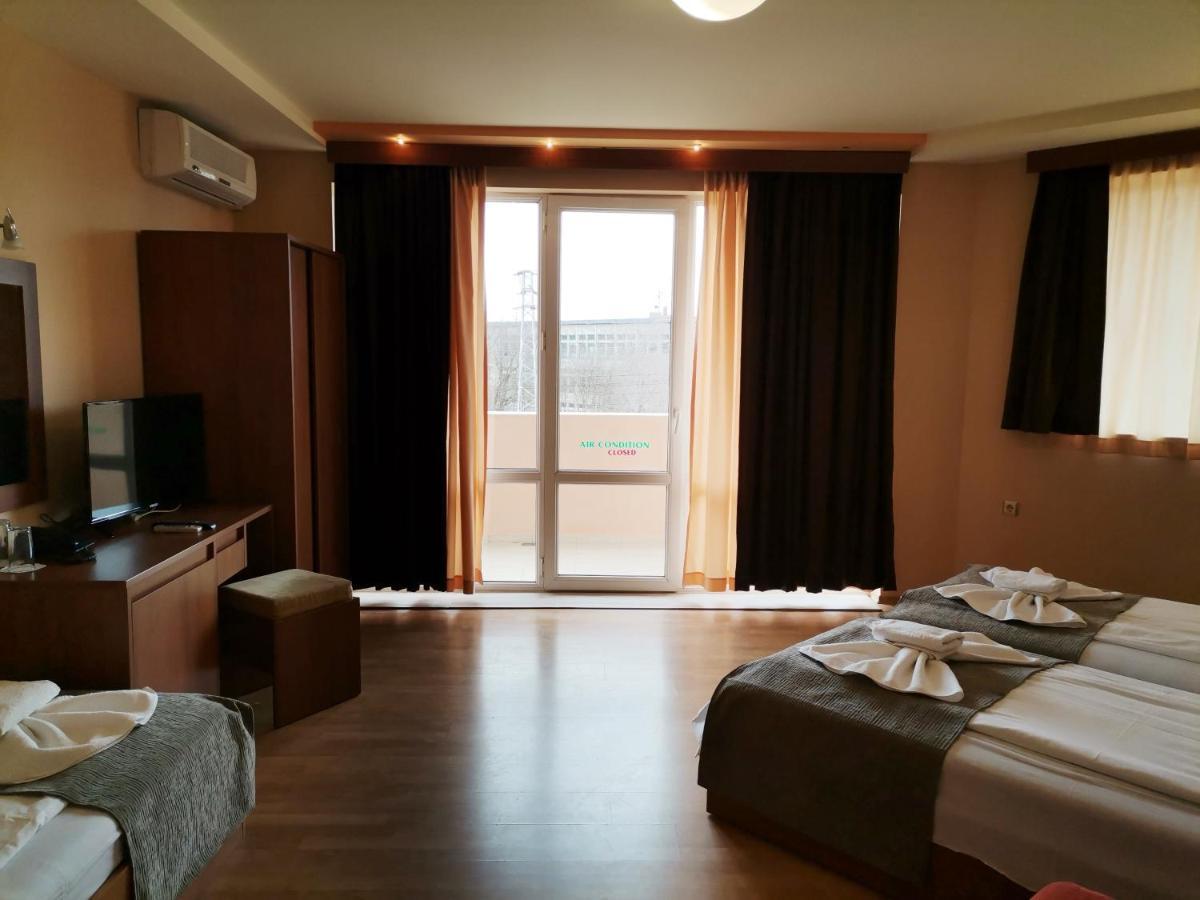 Paris Hotel Balčik Exteriér fotografie